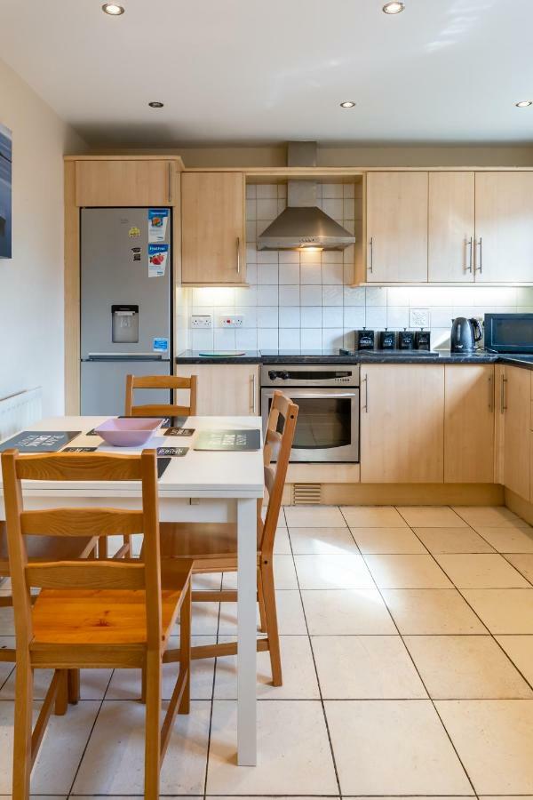 Newcastle City Centre Spacious Town House Free Parking And Wifi Newcastle upon Tyne Exterior foto